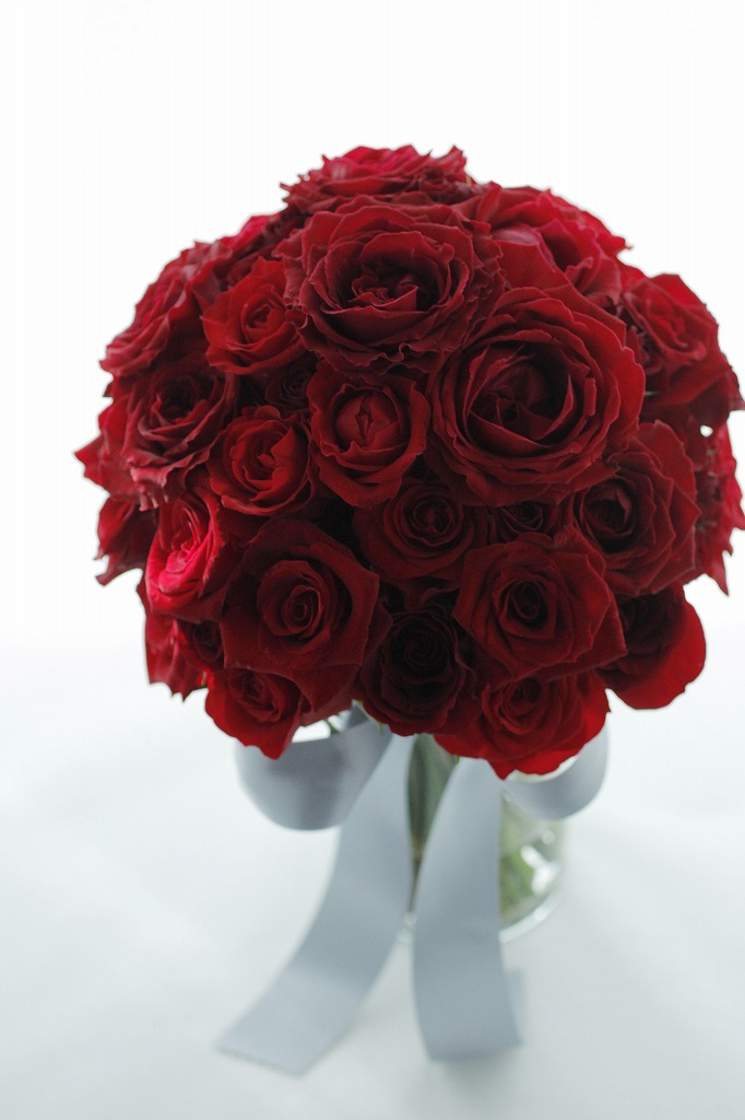 結婚式でよく使われる花 バラの花言葉やその意味合いについて 結婚式やアイテムのお役立ち情報がいっぱい トキハナ Magazine